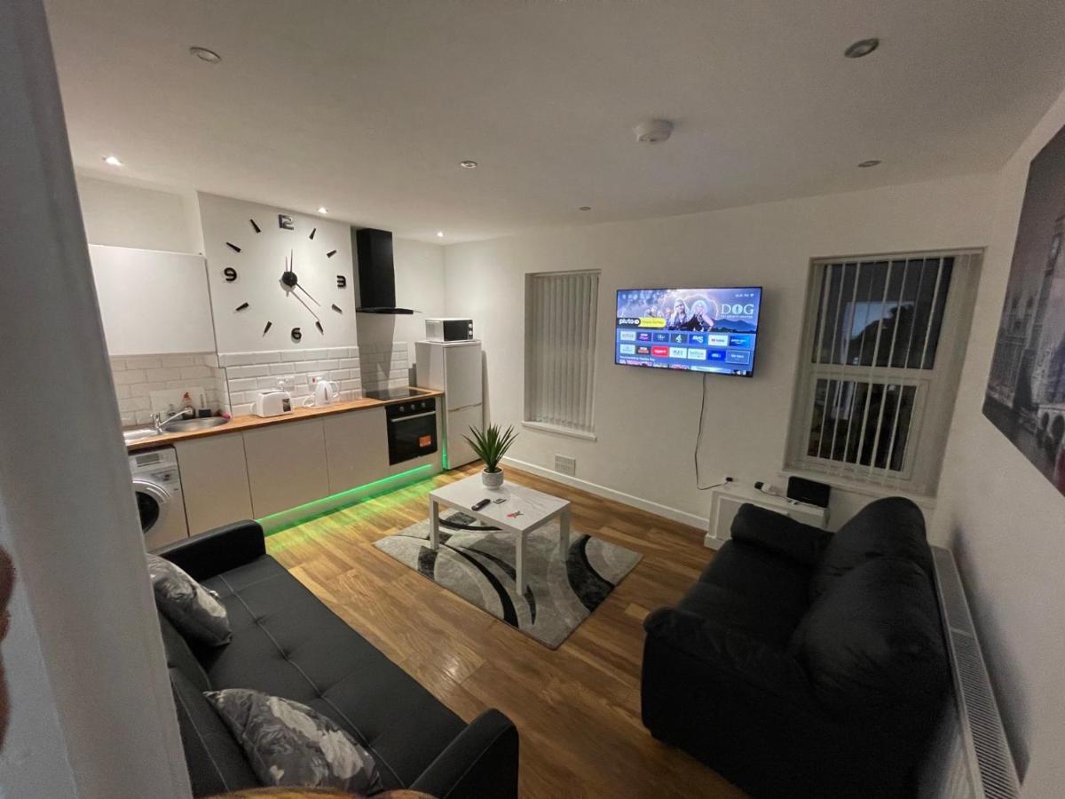 Central Serviced Apartments - Two Bedroom Apartment Cardiff Exterior foto